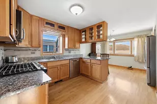 3810 Emerson Dr, Schiller Park, IL 60176 - Photo 9