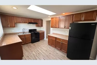 14039 S Claire Boulevard, Robbins, IL 60472 - Photo 7