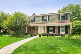 572 E Monterey Rd, Palatine, IL 60074 - Photo 1