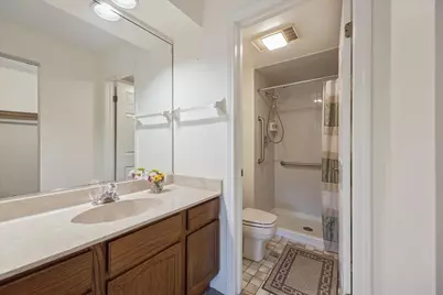 546 Banyon Lane #B, La Grange, IL 60525 - Photo 15
