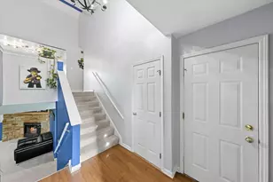 517 N Warwick Ave, Westmont, IL 60559 - Photo 3