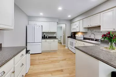 599 Saint Andrews Court, Crystal Lake, IL 60014 - Photo 11