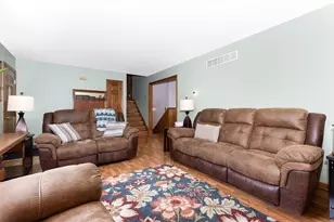 3842 Jonathan Simpson Dr, Joliet, IL 60431 - Photo 3