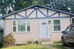 613 Oakwood Dr, Round Lake Beach, IL 60073 - Photo 1