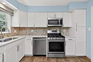 6716 Trenton Ln, Darien, IL 60561 - Photo 5