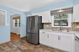 6716 Trenton Ln, Darien, IL 60561 - Photo 7