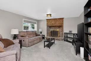6716 Trenton Ln, Darien, IL 60561 - Photo 9