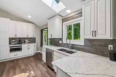 2011 Glenmoor Drive, West Dundee, IL 60118 - Photo 13