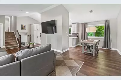 2011 Glenmoor Drive, West Dundee, IL 60118 - Photo 7