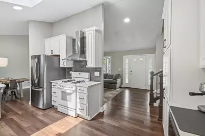 2011 Glenmoor Drive, West Dundee, IL 60118 - Photo 15