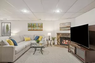 404 Shoreline Rd, Lake Barrington, IL 60010 - Photo 17