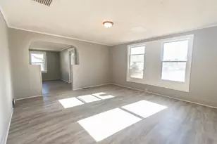 410 W 5th St, Sterling, IL 61081 - Photo 9