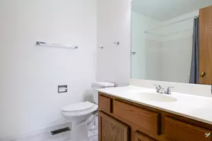 2088 Pennsbury Ln, Hanover Park, IL 60133 - Photo 11