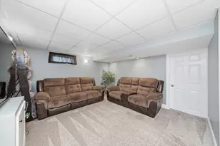 3915 Terrance Ferry Dr, Joliet, IL 60431 - Photo 11