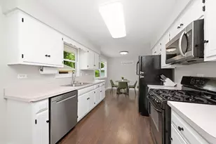 3915 Terrance Ferry Dr, Joliet, IL 60431 - Photo 3