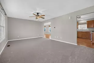 1905 Saltonstall Dr, Normal, IL 61761 - Photo 3