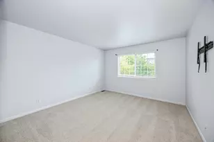 1673 Waterford Rd, North Aurora, IL 60542 - Photo 15
