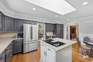 2051 N Ridge Ave, Arlington Heights, IL 60004 - Photo 5