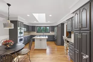 2051 N Ridge Ave, Arlington Heights, IL 60004 - Photo 3