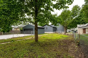1313 Ewing St, Bloomington, IL 61701 - Photo 31