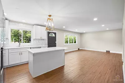 5505 Oakton Street, Morton Grove, IL 60053 - Photo 7