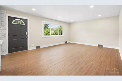 5505 Oakton Street, Morton Grove, IL 60053 - Photo 3
