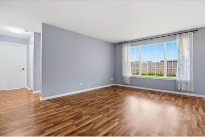 1291 N Red Oak Circle #1, Round Lake Beach, IL 60073 - Photo 3