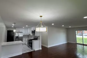 9561 Dee Rd, Des Plaines, IL 60016 - Photo 3