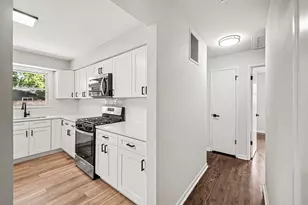 126 59th St, Willowbrook, IL 60527 - Photo 9