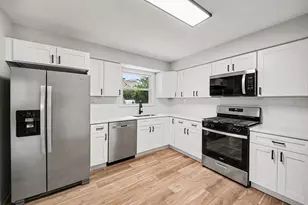 126 59th St, Willowbrook, IL 60527 - Photo 7