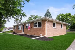 126 59th St, Willowbrook, IL 60527 - Photo 3