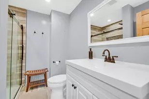 8622 W 90th Pl, Hickory Hills, IL 60457 - Photo 9