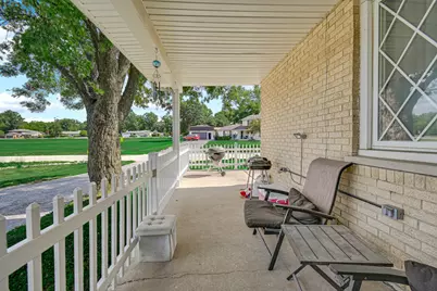 8622 W 90th Place, Hickory Hills, IL 60457 - Photo 3