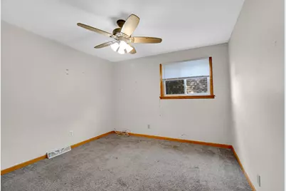 8622 W 90th Place, Hickory Hills, IL 60457 - Photo 15