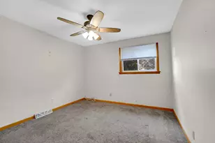 8622 W 90th Pl, Hickory Hills, IL 60457 - Photo 15