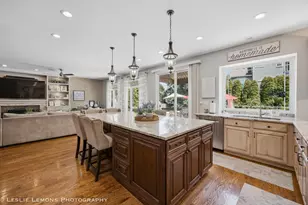 9011 Coppergate Rd, Woodridge, IL 60517 - Photo 9