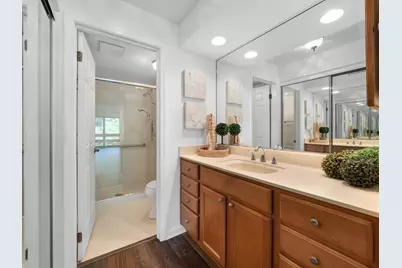 706 Waukegan Road #C-203, Glenview, IL 60025 - Photo 9