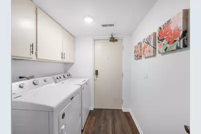 706 Waukegan Road #C-203, Glenview, IL 60025 - Photo 13