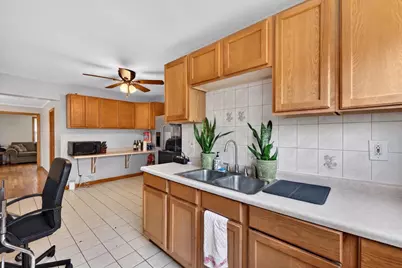 3035 N Spaulding Avenue, Chicago, IL 60618 - Photo 9