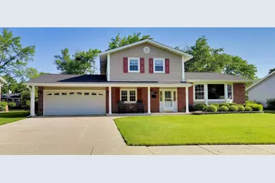 918 E Patten Drive, Palatine, IL 60074 - Photo 1