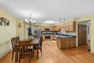 8007 Alexandria Dr, Tinley Park, IL 60477 - Photo 9