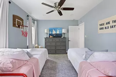 131 Joyce Place, Park Ridge, IL 60068 - Photo 13
