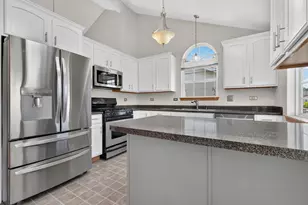18020 Charlotte Dr, Lansing, IL 60438 - Photo 11