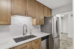 5500 W Lincoln Ave, Morton Grove, IL 60053 - Photo 5
