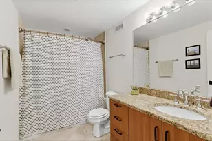 1521 W Haddon Ave, Chicago, IL 60642 - Photo 15