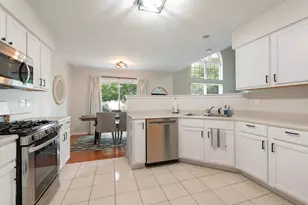 1653 Waterford Rd, North Aurora, IL 60542 - Photo 9