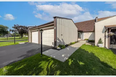19 Westwood Drive, Indian Head Park, IL 60525 - Photo 1