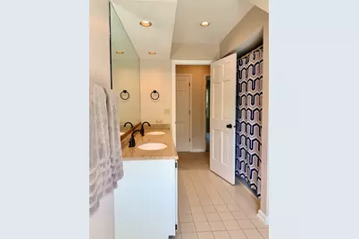 1137 Loyola Drive, Libertyville, IL 60048 - Photo 31
