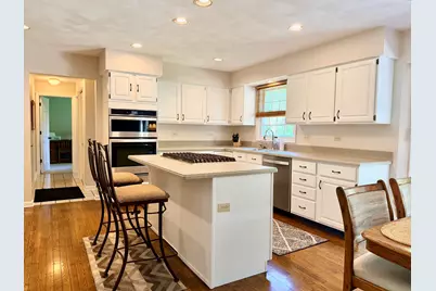 1137 Loyola Drive, Libertyville, IL 60048 - Photo 7