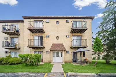 2429 Crystal Lane #2D, Arlington Heights, IL 60004 - Photo 1